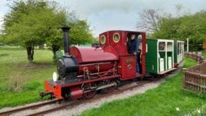Hampton ^ kempton waterworks railway geograph.org.uk 7466836