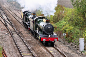 4953 pitchford hall and 5029 nunney castle make a spirited getaway after being held at steventon en route from tyseley to the west somerset railway 28 sep 2009
