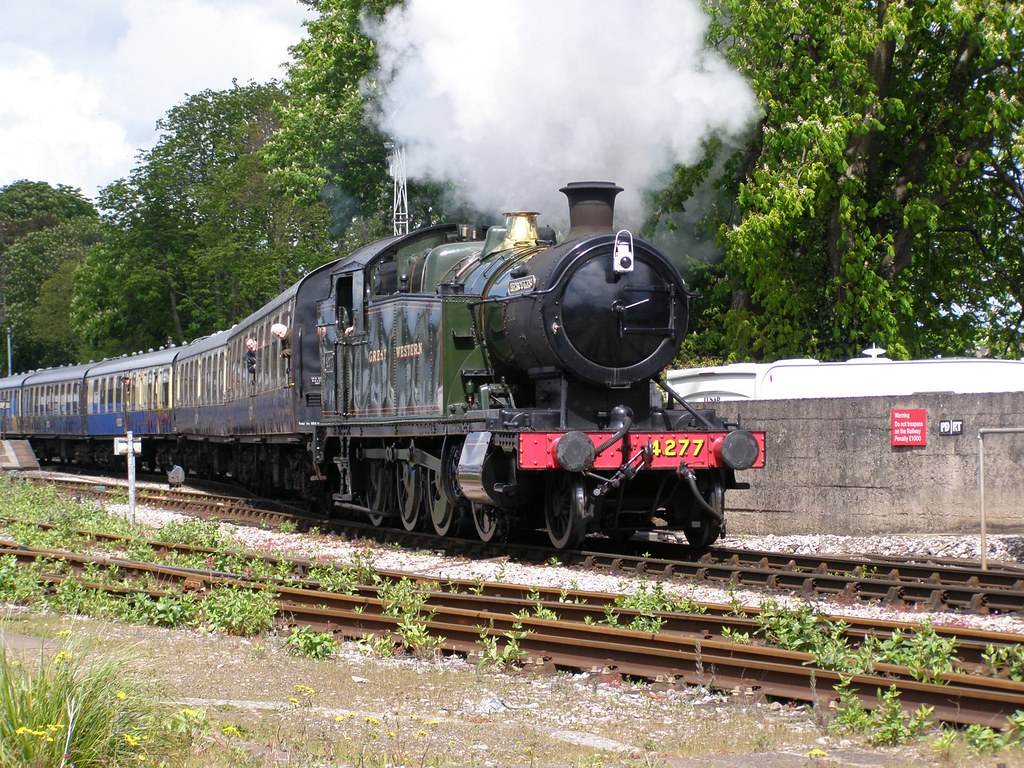 Gwr 42xx 2 8 0t 4277 (dartmouth steam railway)