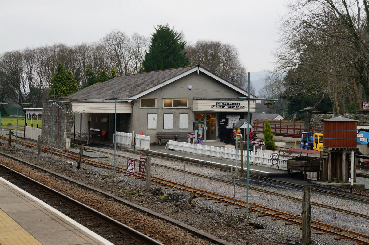 Conwy Valley Railway Shop ^ Museum geograph.org.uk